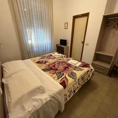 Aurora Hotel